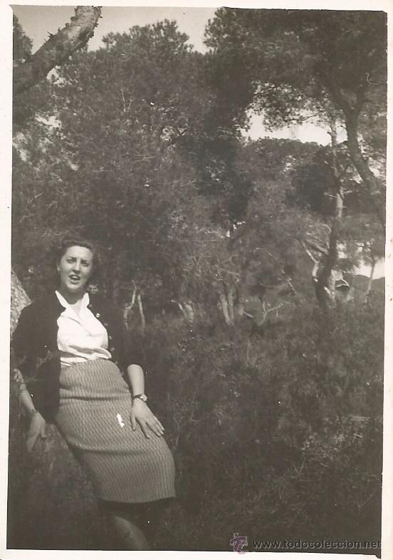 Alte Fotografie: ** M859 - FOTOGRAFIA - SE&Ntilde;ORA EN EL MONTE