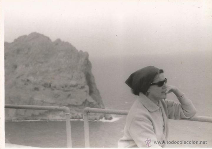 Fotograf&iacute;a antigua: :::: Q517 - FOTOGRAFIA - SE&Ntilde;ORA EN EL MIRADOR DE FORMENTOR