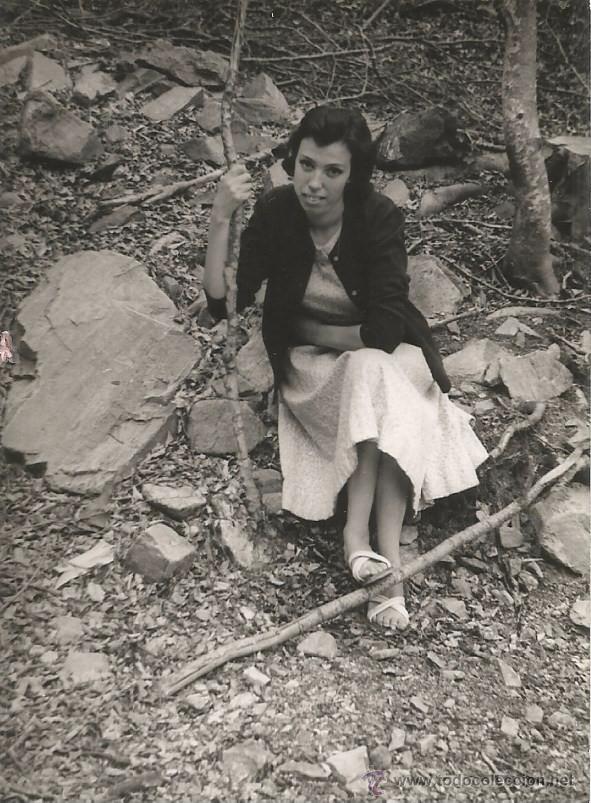Alte Fotografie: ** R48 - FOTOGRAFIA - SE&Ntilde;ORA EN EL MONTE - RF. 1508