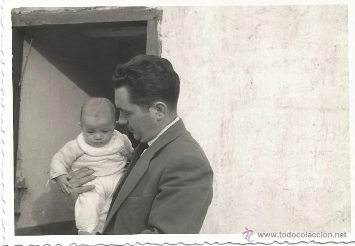 Alte Fotografie: ** R423 - FOTOGRAFIA - SE&Ntilde;OR CON BEB&Eacute; EN BRAZOS - RF. 1508