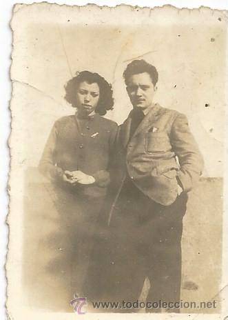 Alte Fotografie: ** FP23 - FOTOGRAFIA PEQUE&Ntilde;O FORMATO - PAREJA - 6 X 4,2 CM.