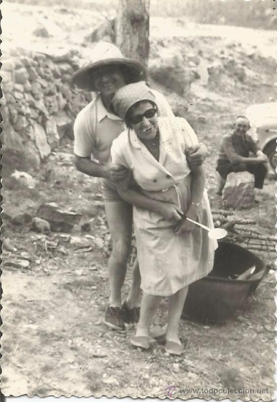 Fotografia antiga: ** E769 - FOTOGRAFIA - PAREJA EN EL CAMPO