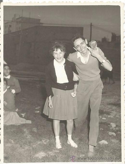 Alte Fotografie: :::: H133 - FOTOGRAFIA - JOVEN PAREJA 1959