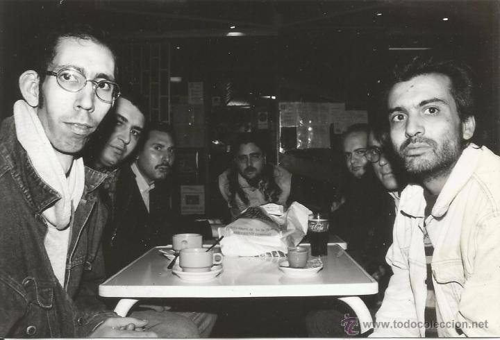 Alte Fotografie: ** D321 - FOTOGRAFIA - GRUPO DE AMIGOS TOMANDO CAFE