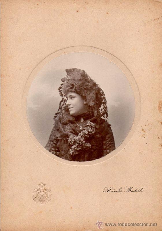 Photographie ancienne: PRECIOSA FOTOGRAFIA DE ELEGANTE DAMA CON MANTILLA, ALBIACH FOTOGRAFO MADRID,160X225MM