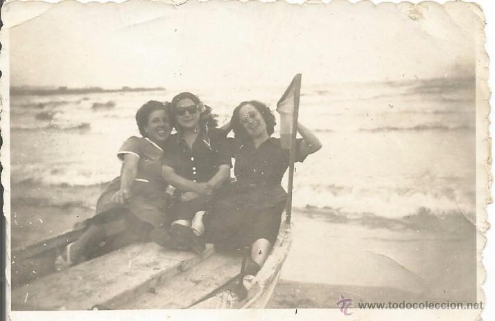 Alte Fotografie: *** H200 - FOTOGRAFIA - TRES AMIGAS EN UNA BARCA