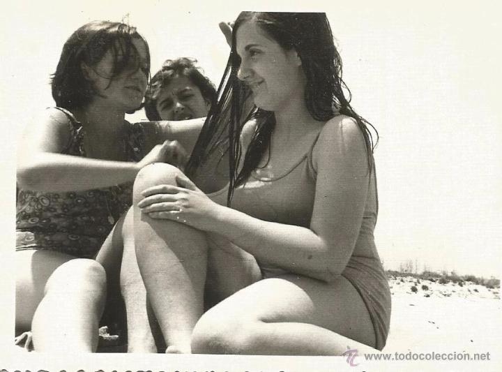 Alte Fotografie: ** H451 - FOTOGRAFIA - AMIGAS EN BA&Ntilde;ADOR