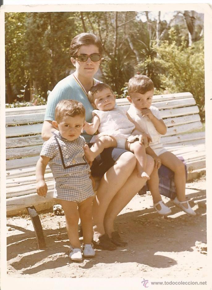 Alte Fotografie: ** H477 - FOTOGRAFIA - SE&Ntilde;ORA CON TRES PRECIOSOS NI&Ntilde;ITOS