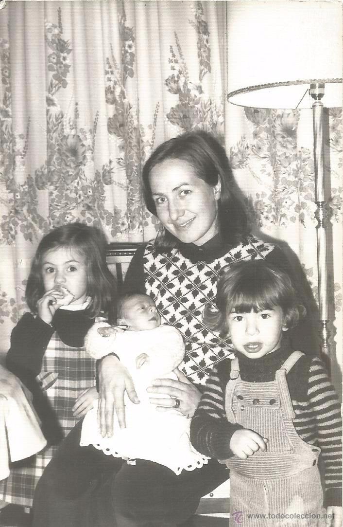 Alte Fotografie: ** H528 - FOTOGRAFIA - SE&Ntilde;ORA CON TRES NI&Ntilde;ITOS