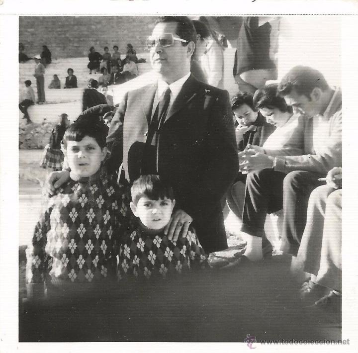 Alte Fotografie: ** V412 - FOTOGRAFIA - SE&Ntilde;OR CON DOS NI&Ntilde;OS - RC00