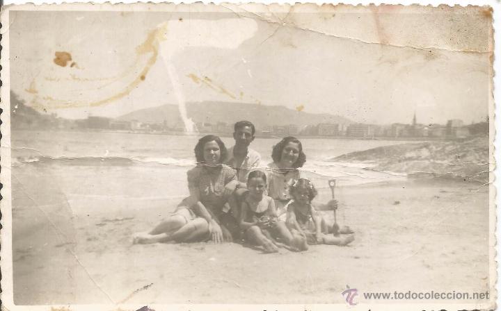 Fotografia antica: ** Z510 - FOTOGRAFIA - GRUPO FAMILIAR EN LA PLAYA - LL19