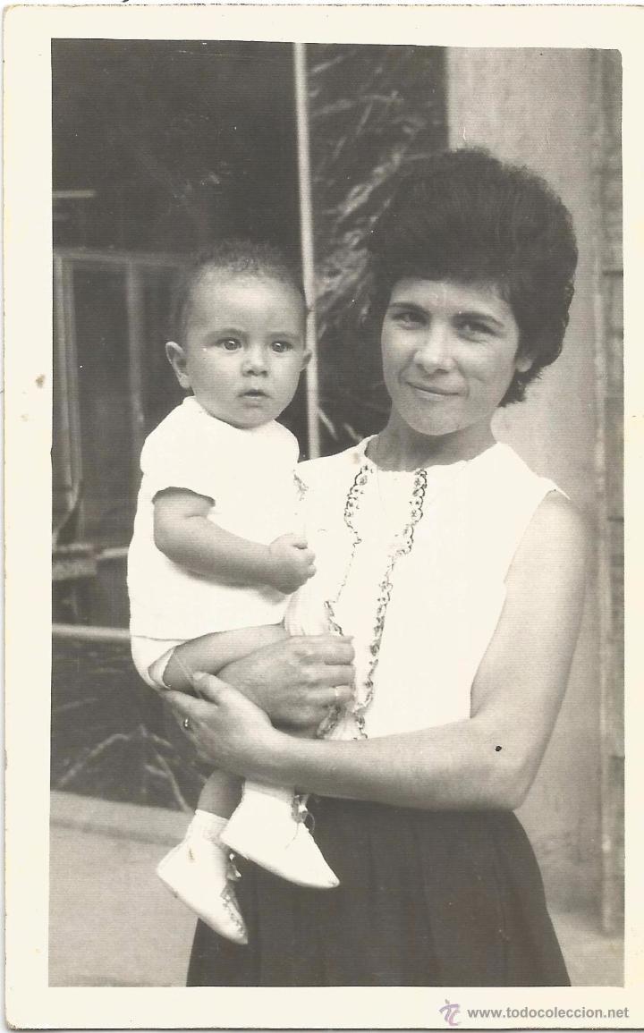 Fotografia antica: ** Z515 - FOTOGRAFIA - SE&Ntilde;ORA CON UN NI&Ntilde;ITO EN BRAZOS - LL19
