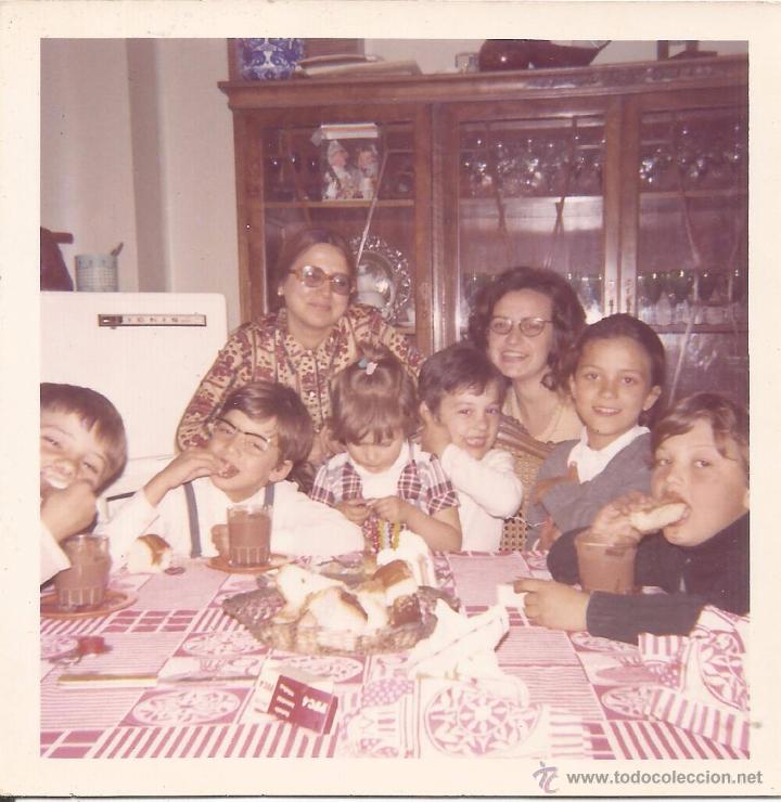 Fotografia antiga: ** V454 - FOTOGRAFIA - GRUPO DE NI&Ntilde;OS EN UNA MERIENDA
