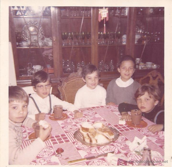 Fotografia antiga: ** V465 - FOTOGRAFIA - NI&Ntilde;ITOS EN UNA MERIENDA