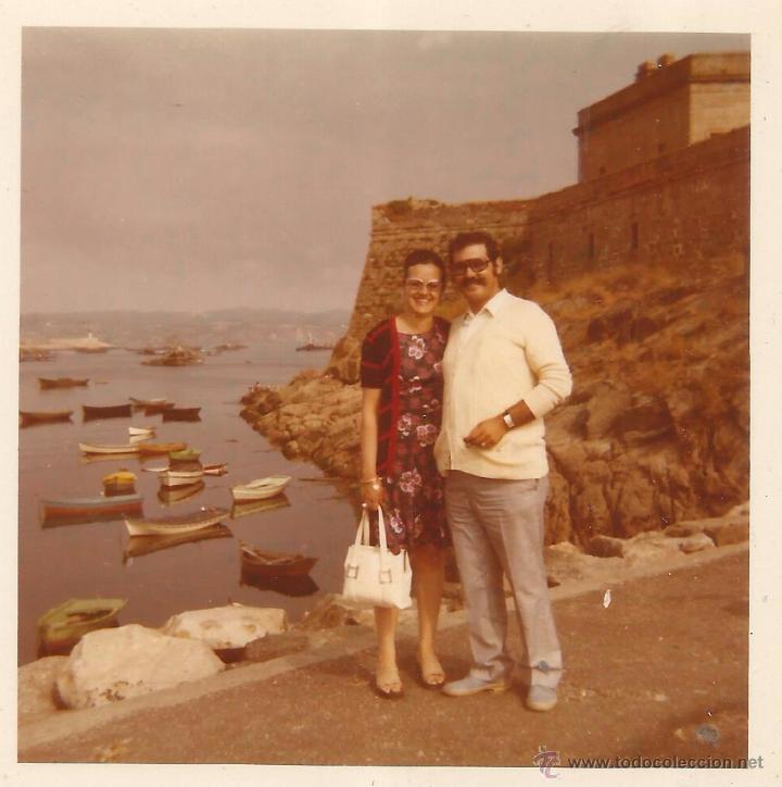 Fotografia antiga: ** V473 - FOTOGRAFIA - PAREJA JUNTO AL MAR
