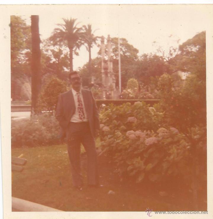 Fotografia antiga: ** V474 - FOTOGRAFIA - SE&Ntilde;OR EN UN PARQUE