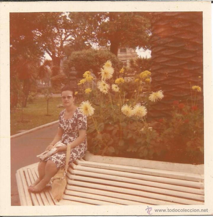 Fotografia antiga: ** V475 - FOTOGRAFIA - SE&Ntilde;ORA EN UN PARQUE