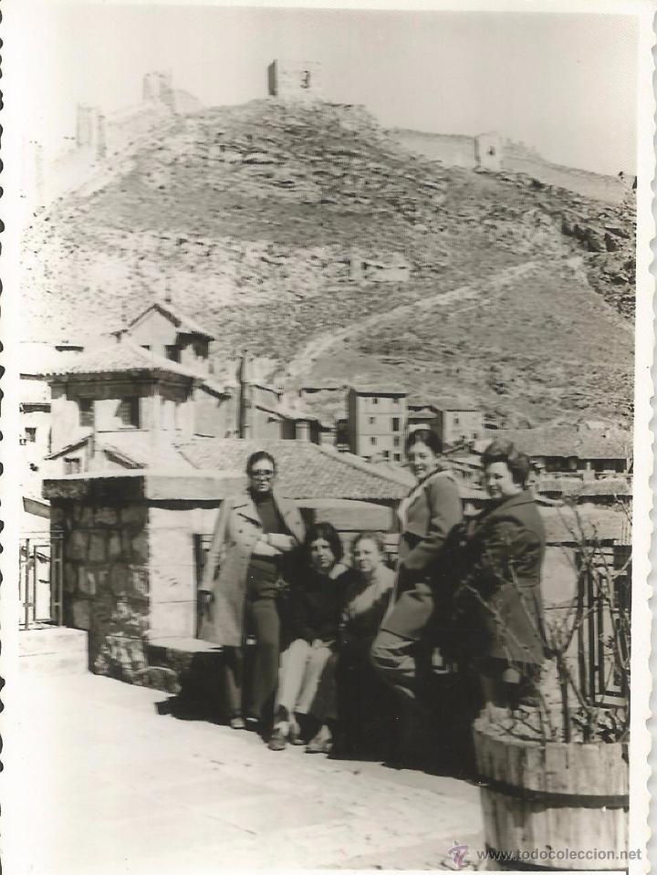 Alte Fotografie: *** J56 - FOTOGRAFIA - GRUPO DE AMIGOS EN UN BONITO PAISAJE