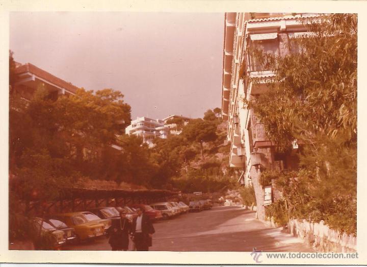 Fotografia antica: ** J90 - FOTOGRAFIA - PAISAJE - CALLE CON COCHES APARCADOS