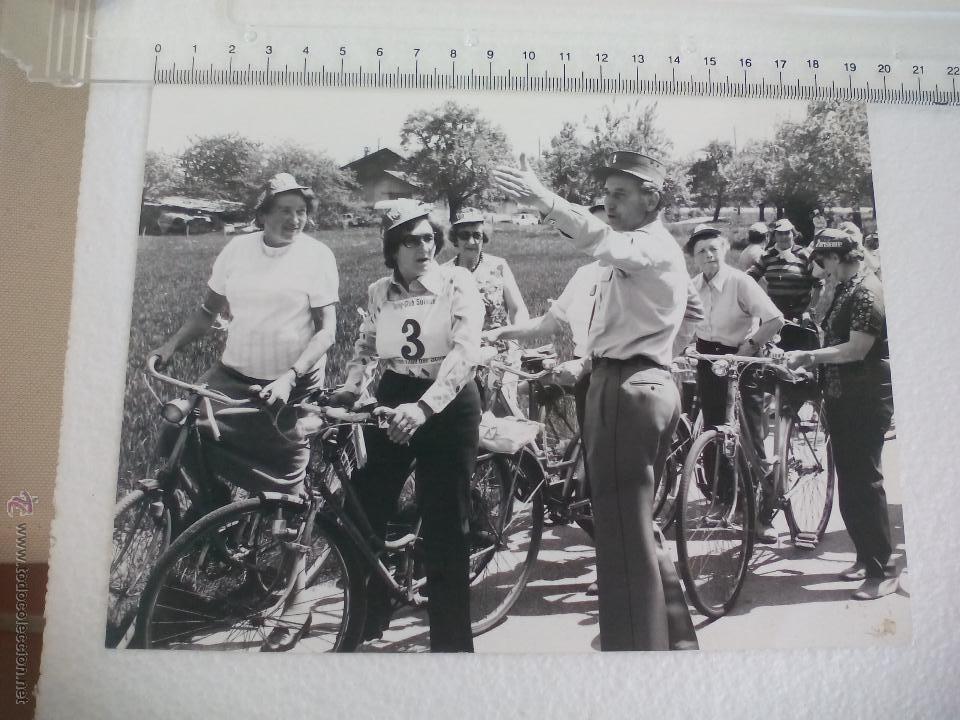 Fotograf&iacute;a antigua: Fotograf&iacute;a de carrera ciclista se&ntilde;oras Suiza. Touring Club Suisse TCS. Ciclismo, Foto Landenberg
