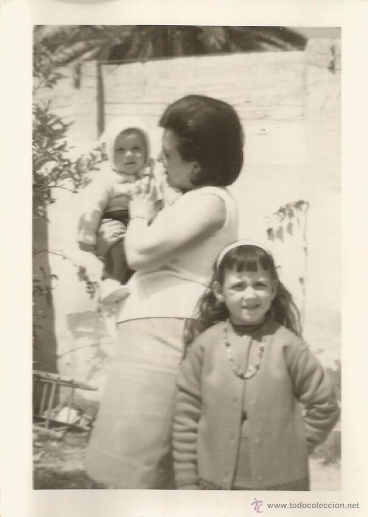 Alte Fotografie: ** J159 - FOTOGRAFIA - SE&Ntilde;ORA CON UNA NI&Ntilde;ITA Y UN BEB&Eacute;