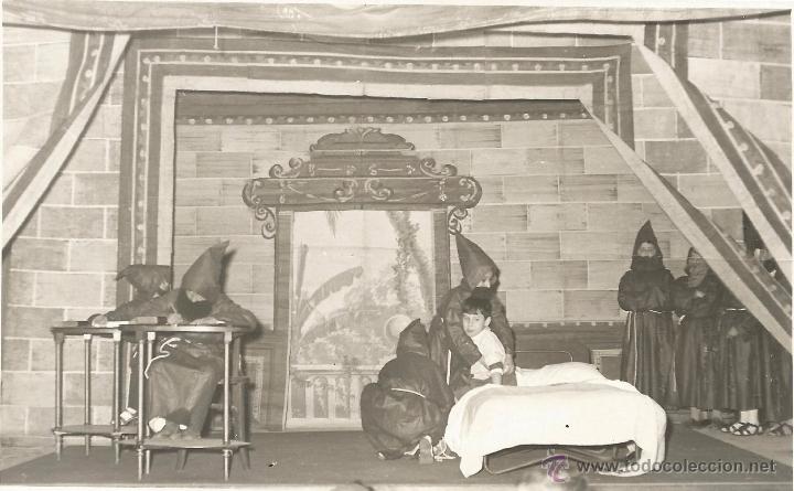 Alte Fotografie: ** Z580 - FOTOGRAFIA - JOVENCITOS ACTUANDO EN UNA OBRA DE TEATRO