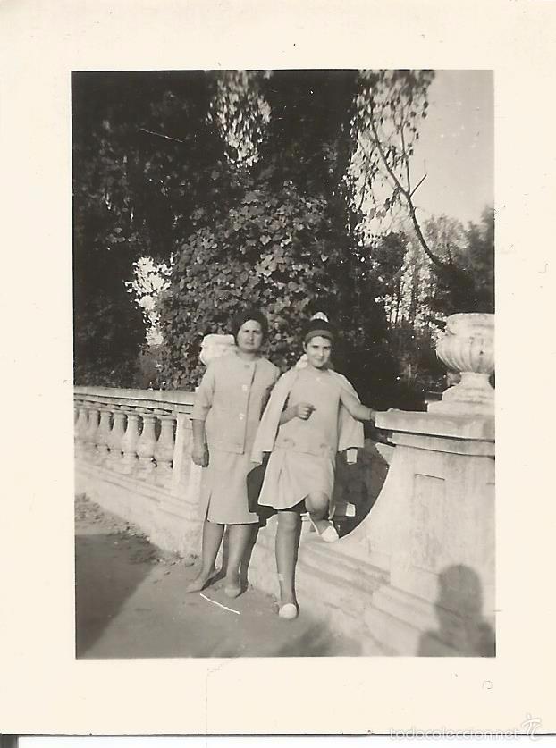 Fotografia antica: ** J322 - FOTOGRAFIA - SE&Ntilde;ORA Y JOVENCITA  - 7 X 5,5 CM.