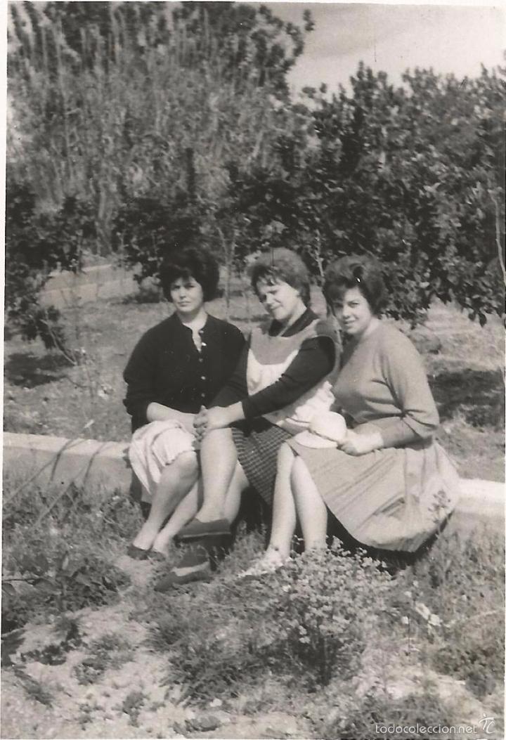 Fotografia antica: ** J461 - FOTOGRAFIA - TRES AMIGAS EN EL CAMPO