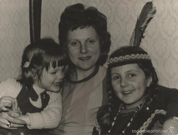 Fotografia antica: *** S186 - FOTOGRAFIA - SE&Ntilde;ORA CON DOS JOVENCITAS - 24 X 18 CM.