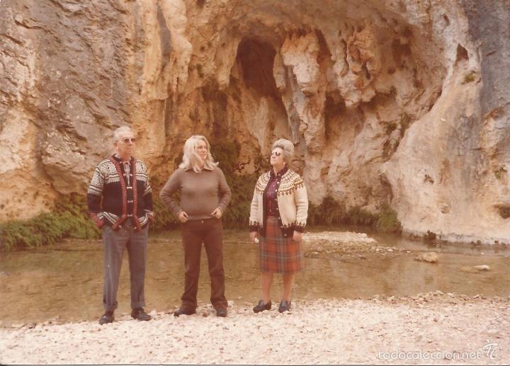 Alte Fotografie: *** QZ128 - FOTOGRAFIA - AMIGOS EN BONITO PAISAJE