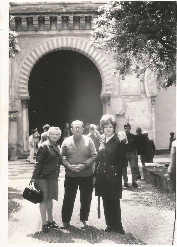 Fotografia antiga: ** J795 - FOTOGRAFIA - GRUPO DE AMIGOS