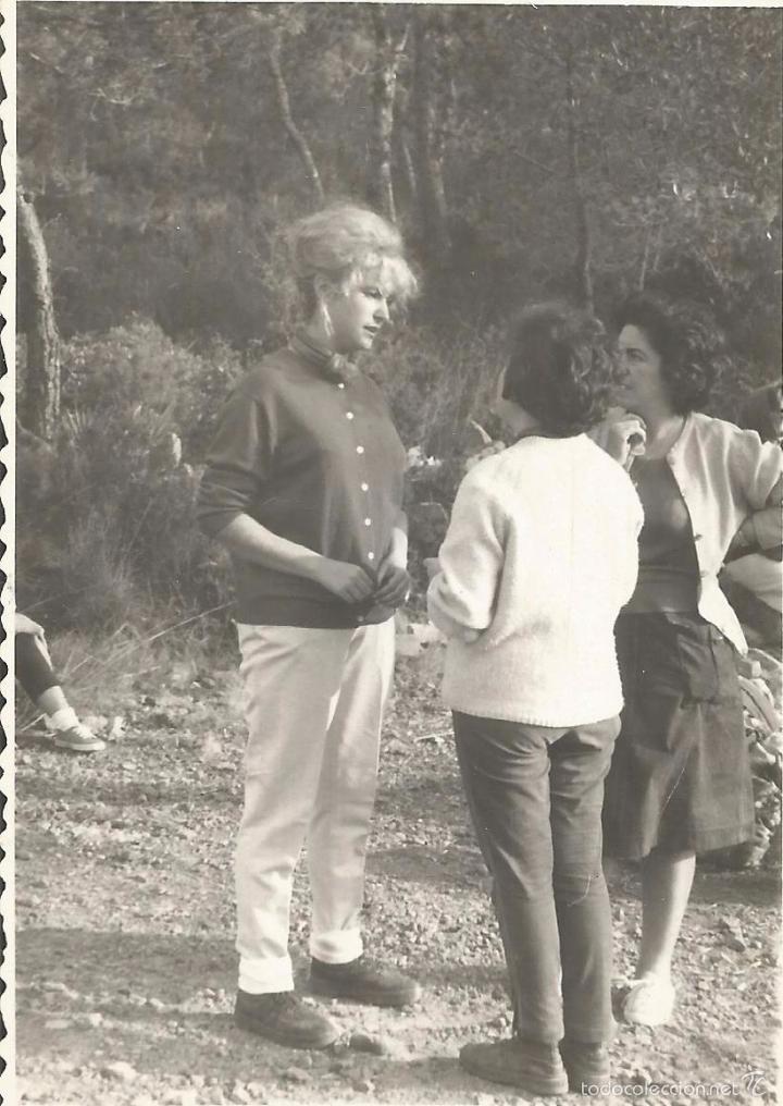 Fotografia antica: ** C712 - FOTOGRAFIA - AMIGAS EN EL CAMPO