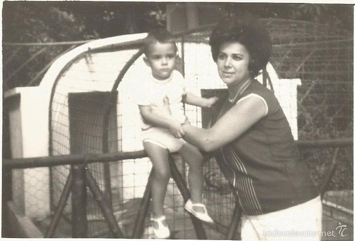 Alte Fotografie: ** T625 - FOTOGRAFIA - JOVEN SE&Ntilde;ORA CON UN NI&Ntilde;ITO