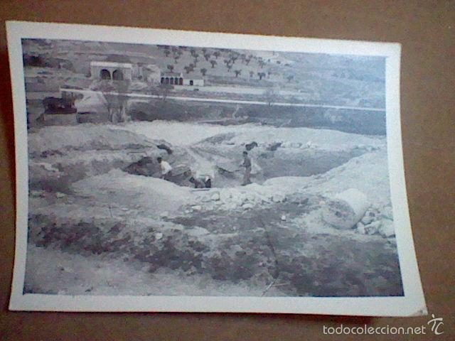 Fotografia antiga: fotografia particular obra cielo abierto Caraba&ntilde;a a&ntilde;os 50 curiosidad 10 x 7 cms