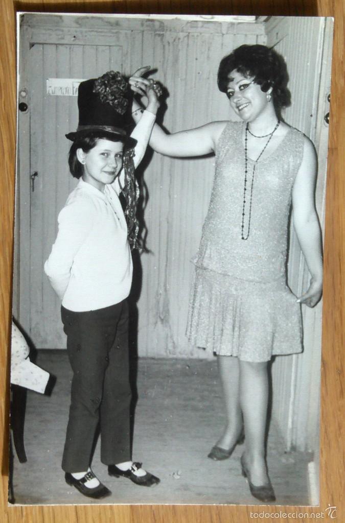 Fotografia antica: SE&Ntilde;ORITA Y NI&Ntilde;A INTERPRETANDO