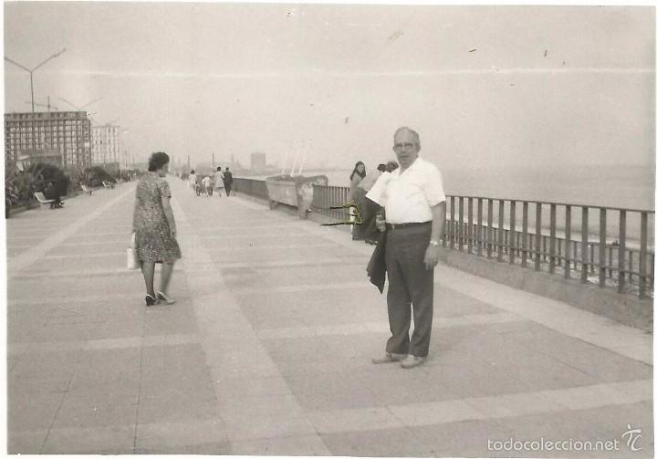 Fotografia antica: ** S375 - FOTOGRAFIA - SE&Ntilde;OR EN UN PASEO