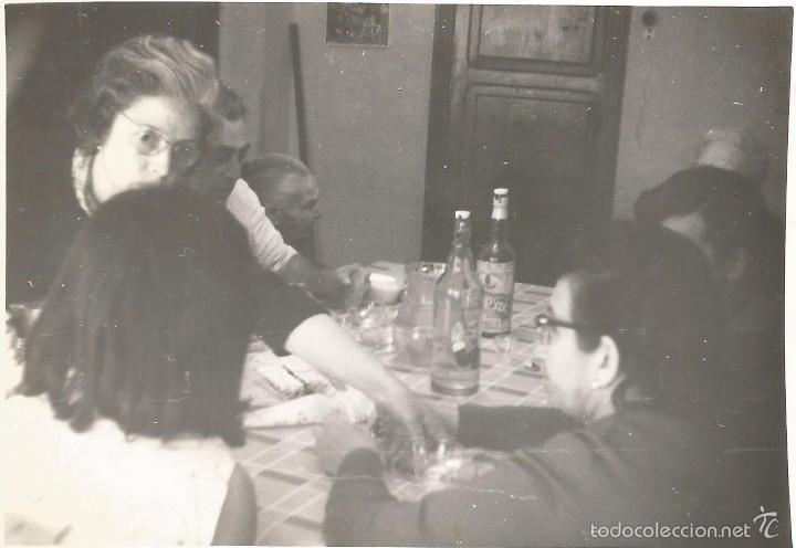 Fotografia antica: *** QA57 - FOTOGRAFIA - FAMILIA EN UNA COMIDA