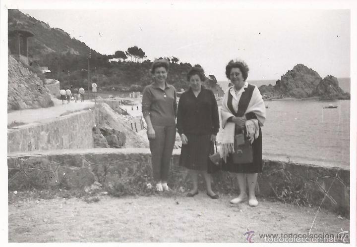 Fotografia antica: ** S617 - FOTOGRAFIA - TRES AMIGAS EN PRECIOSO PAISAJE