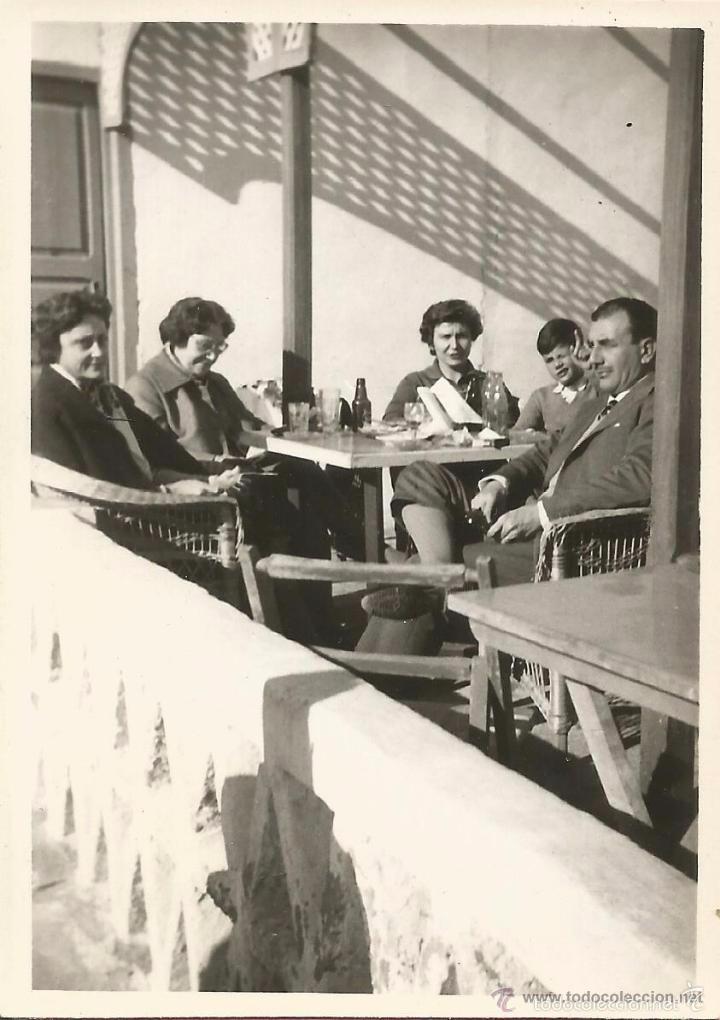 Fotografia antica: ** S630 - FOTOGRAFIA - GRUPO DE AMIGOS EN EL SALER - 1960