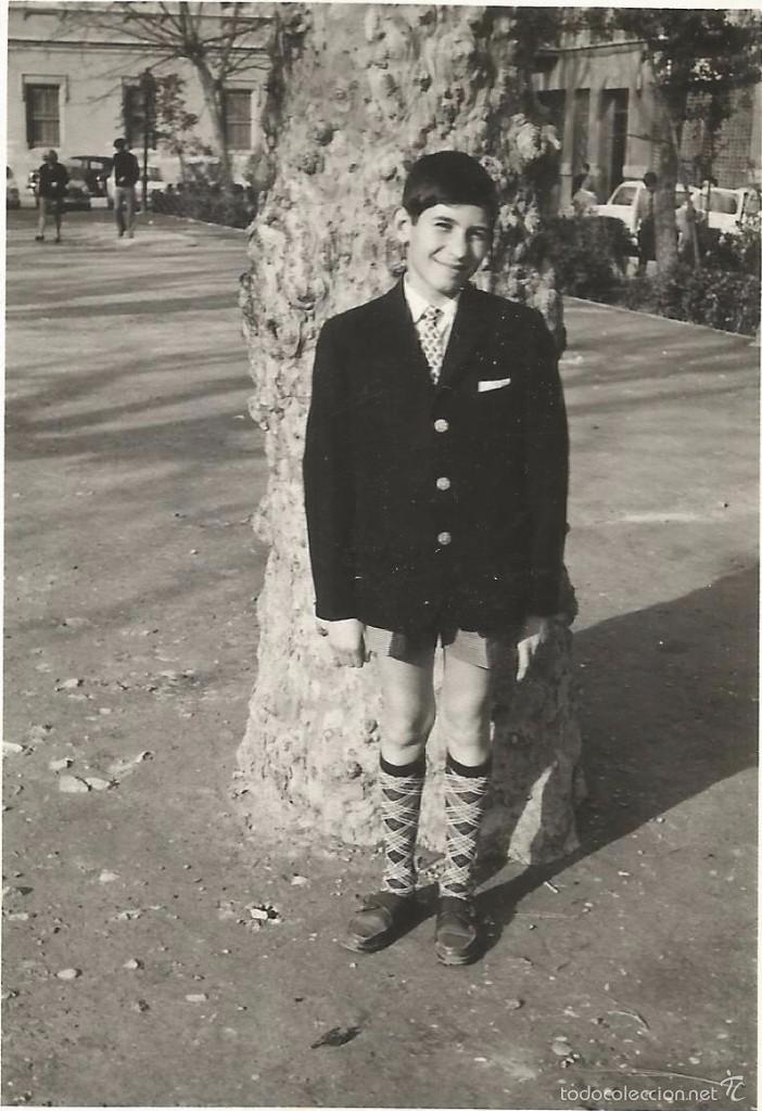 Fotografia antica: ** S632 - FOTOGRAFIA - JOVENCITO JUNTO A UN ARBOL