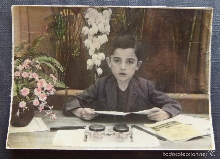 Antique Photography: Antigua fotograf&iacute;a de escolar coloreada.