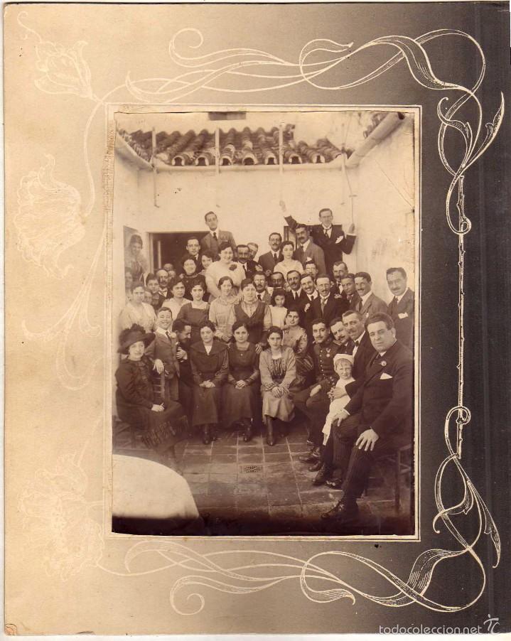 Fotograf&iacute;a antigua: Fotograf&iacute;a grupo familiar. Militar. No figura fot&oacute;grafo. 26 x21 cm