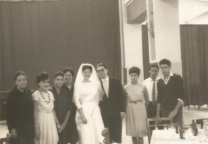 Fotografia antica: *** CU1016 - FOTOGRAFIA - PAREJA DE NOVIOS CON ALGUNOS INVITADOS