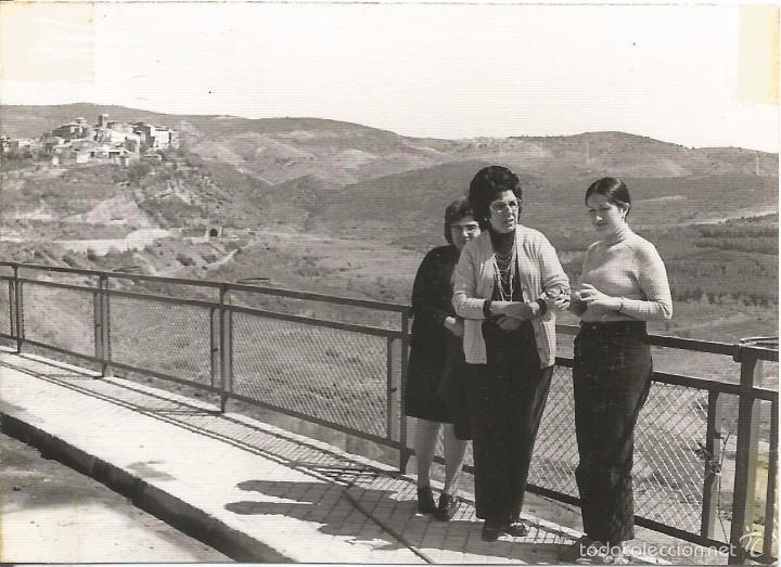 Fotografia antiga: *** M204 - FOTOGRAFIA - TRES AMIGAS EN BONITO PAISAJE