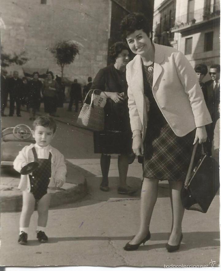 Fotografia antiga: *** M779 - FOTOGRAFIA - SE&Ntilde;ORA CON UN NI&Ntilde;ITO