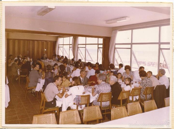 Fotografia antiga: :::: P58 - FOTOGRAFIA - GRUPO DE GENTE EN UN BANQUETE - 17,5 X 12,5 CM.