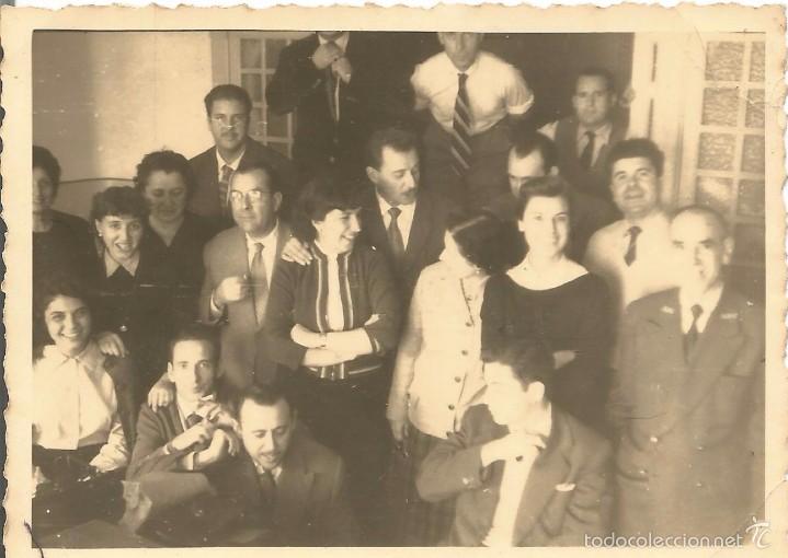 Fotografia antiga: ** SS17 - FOTOGRAFIA - GRUPO DE AMIGOS - OFICINA AEG - 1957