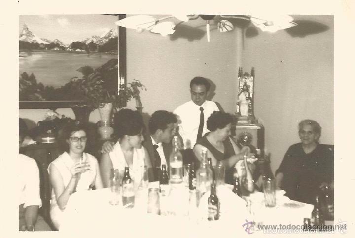 Fotografia antiga: ** SS42 - FOTOGRAFIA - GRUPO DE AMIGOS EN UNA CELEBRACI&Oacute;N