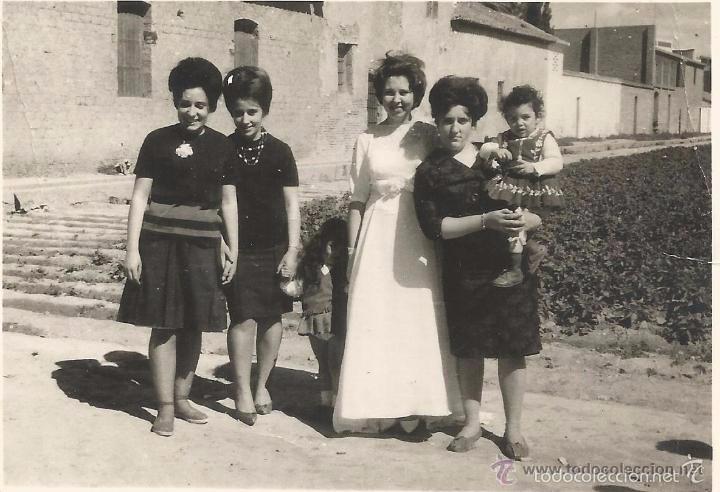 Fotografia antiga: ** SS55 - FOTOGRAFIA - NOVIA CON SUS AMIGAS