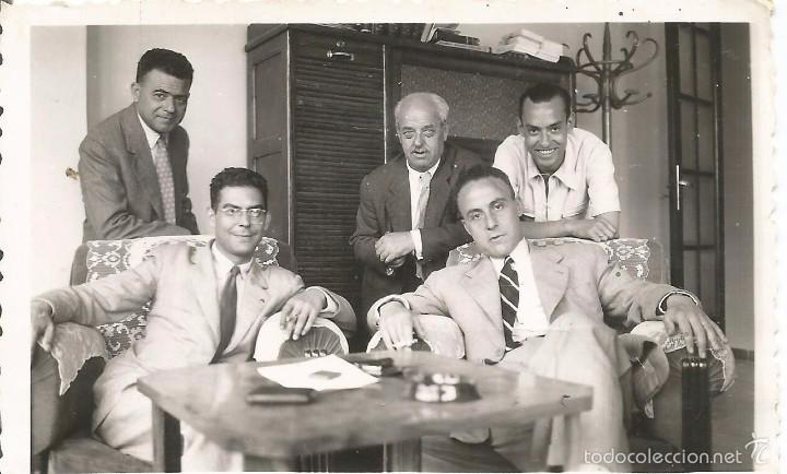 Fotografia antiga: ** SS80 - FOTOGRAFIA - GRUPO DE AMIGOS - 1946